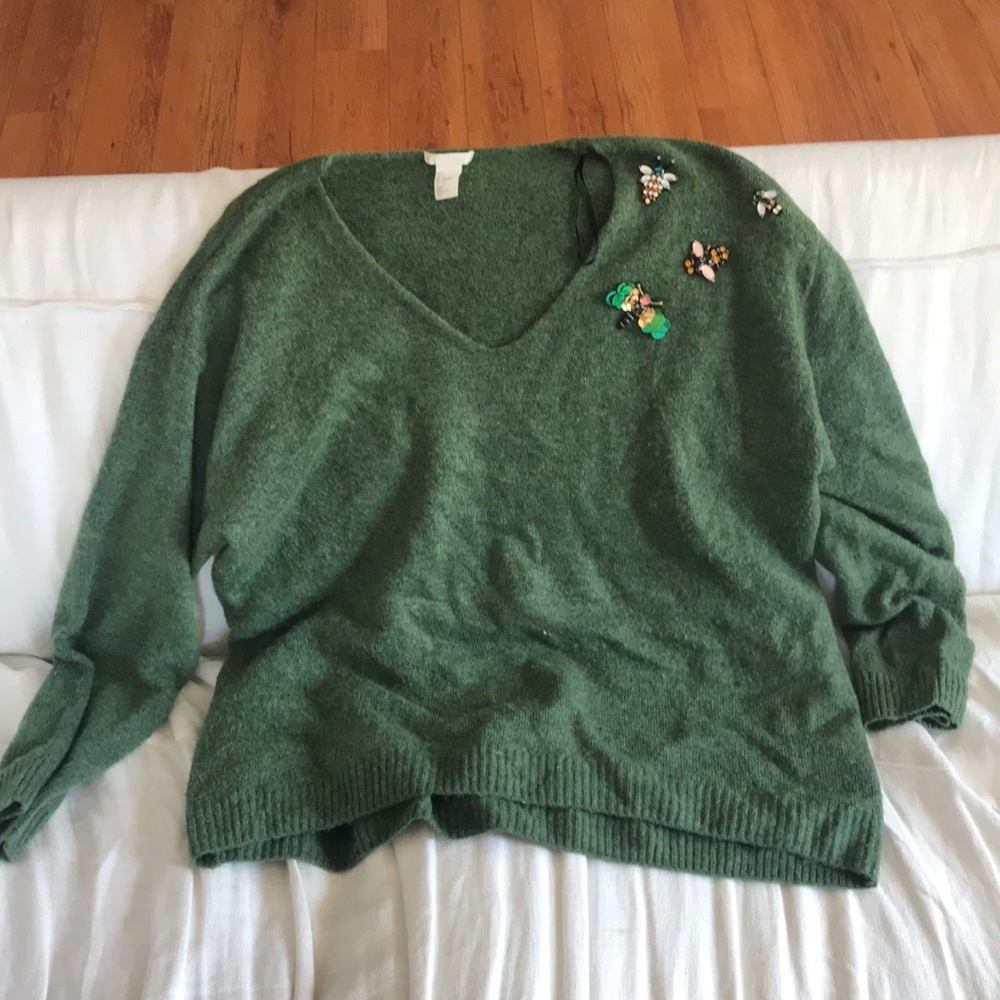 Super soft H&M brooch sweater sz L